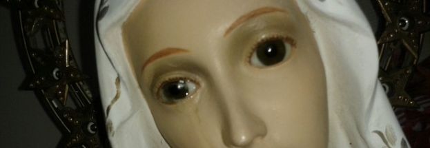 MACERATA,FEDELI CONVINTI:"LA STATUA DELLA MADONNA STA PIANGENDO"