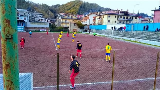 IL REAL CARSOLI SI AGGIUDICA LO SCONTRO AL VERTICE CONTRO IL NEW TEAM PIZZOLI PER 3-1 ED E' PRIMO IN CLASSIFICA(FOTO)