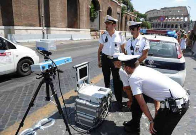 AUTOVELOX,MULTE CONTESTABILI SE NON C'E' IL DOPPIO CARTELLO