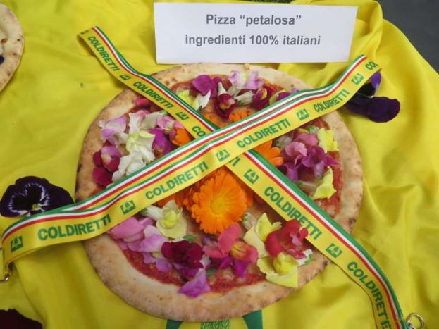 COLDIRETTI,NASCE LA "PIZZA PETALOSA"PER FESTEGGIARE LA CANDIDATURA UNESCO