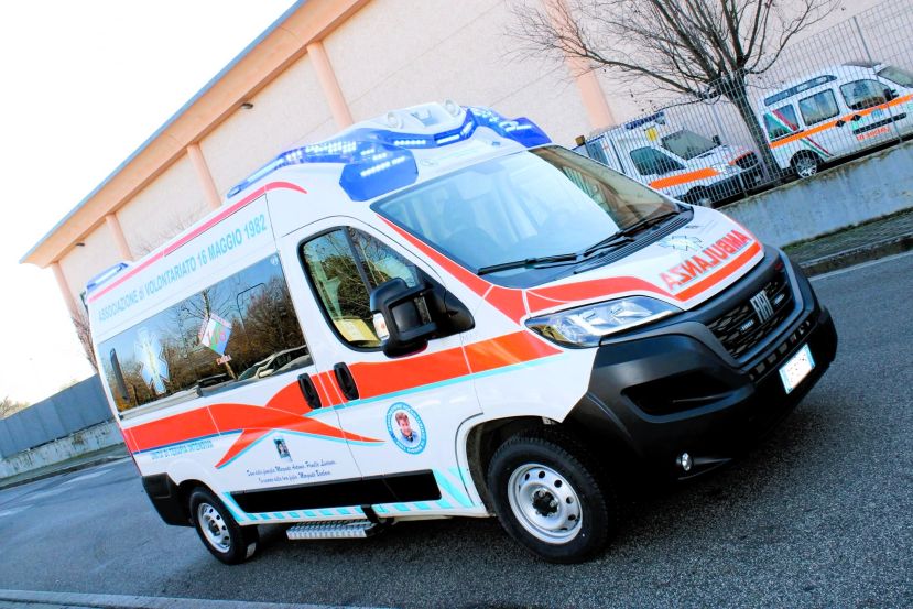 Ambulanza Ass. " 16 maggio "