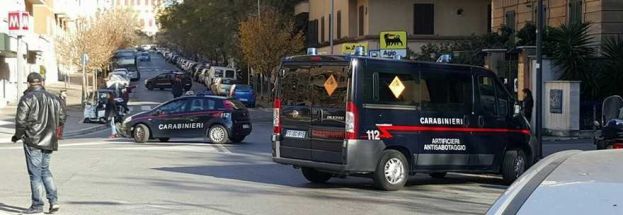 ROMA, FALSI ALLARMI BOMBA AL MACDONALD'S E ALLA METRO:TRENI BLOCCATI PER MEZZ'ORA