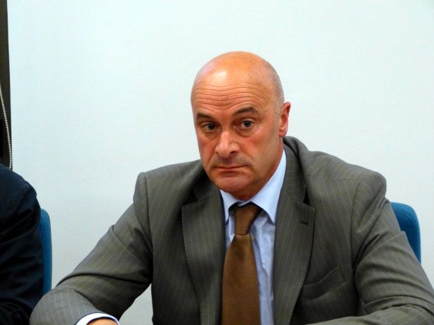 INTERPELLANZA DEL CONSIGLIERE REGIONALE BERARDINETTI PER IL REINSERIMENTO DELLA PIANA DEL CAVALIERE TRA LE AREE TERRITORIALI 107.3C(ZONE DI CONFINE)