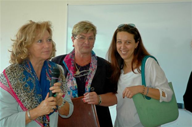 AL VIA IL NUOVO ANNO SCOLASTICO ALLE MEDIE DI CARSOLI: SORRISI, EMOZIONI E UN PO’ DI TRISTEZZA TRA GLI STUDENTI(FOTO)